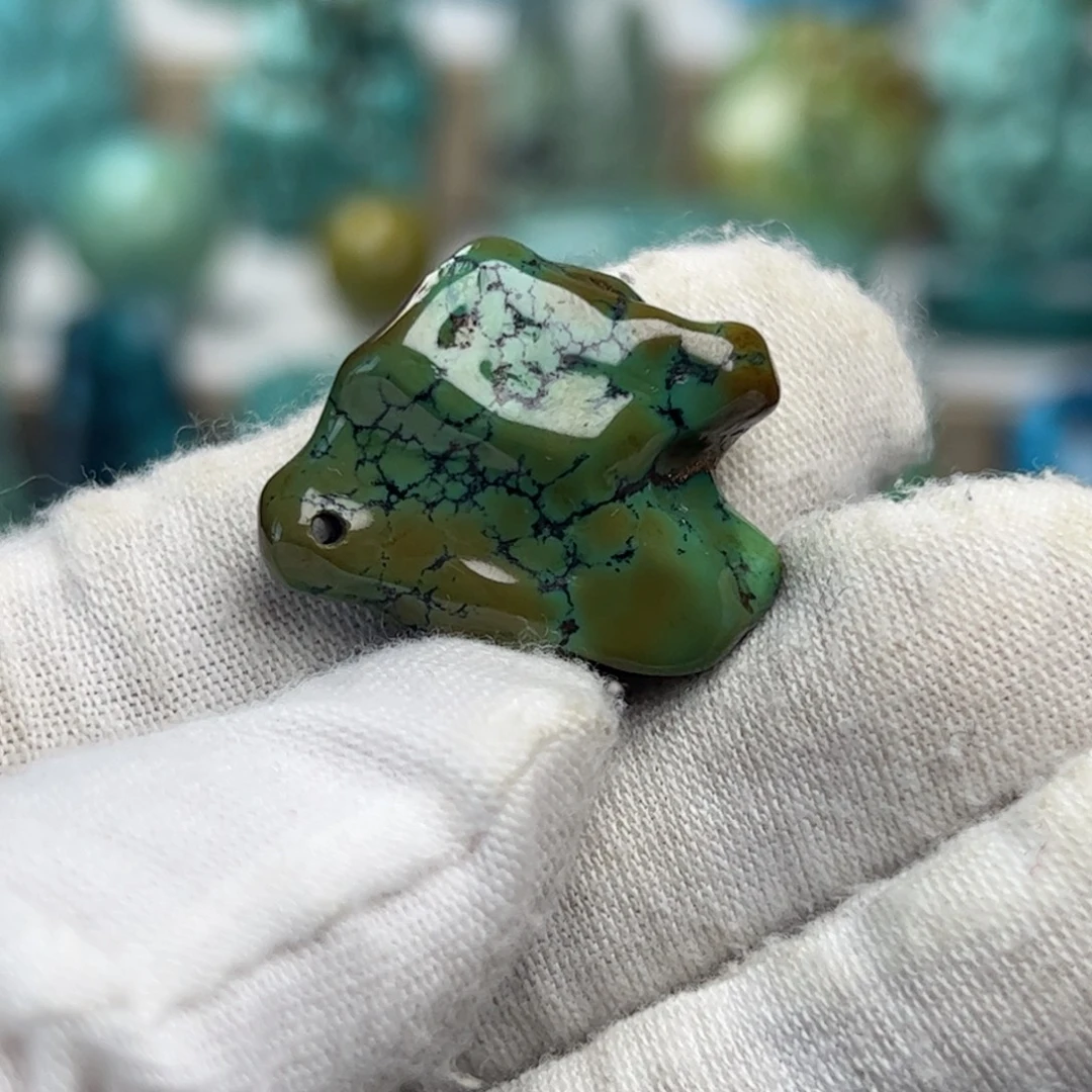 绿松石未镶嵌珠宝奇石