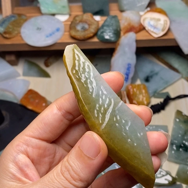 翡翠未镶嵌颈饰天然
