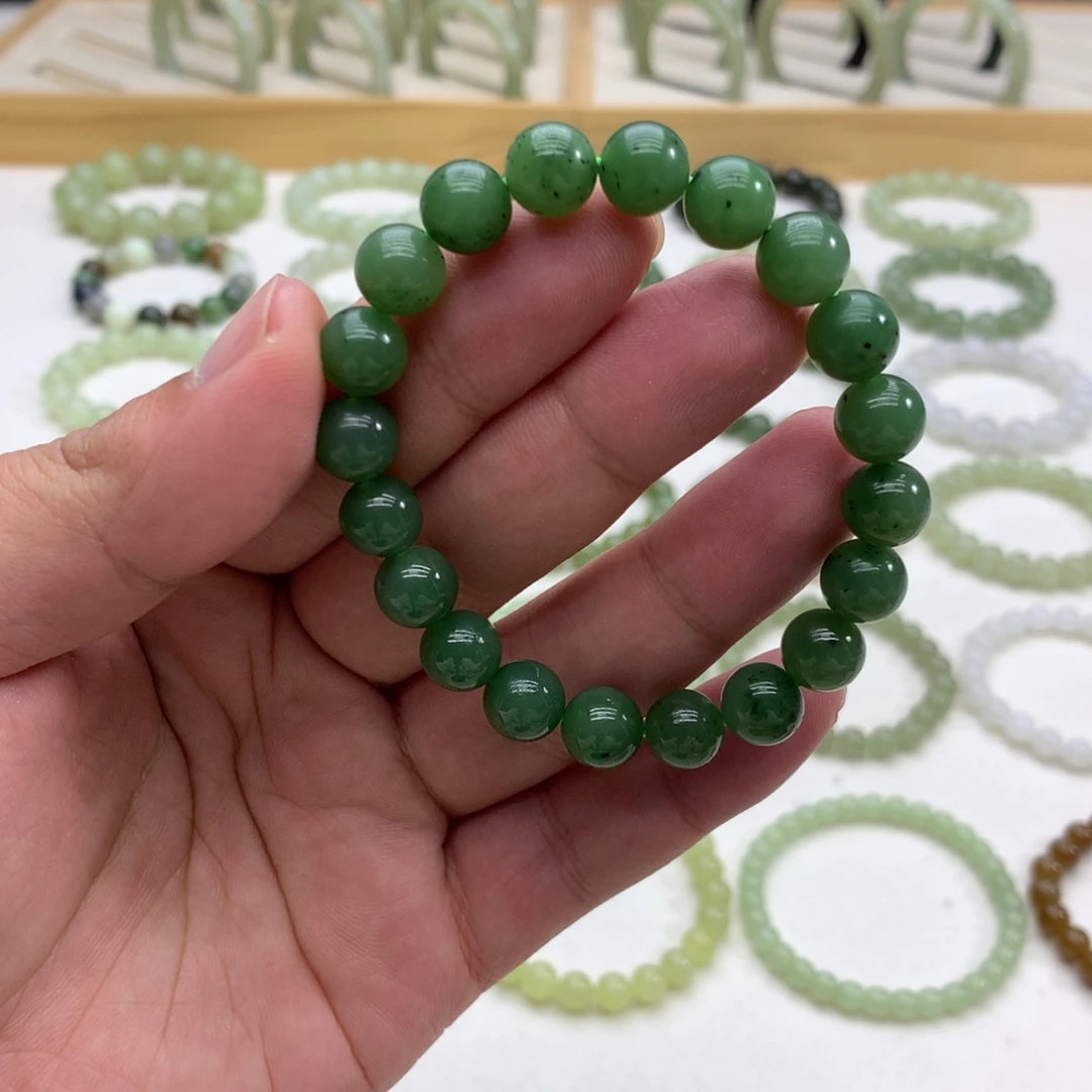 和田玉手串（猕猴桃碧玉9.5）未镶嵌