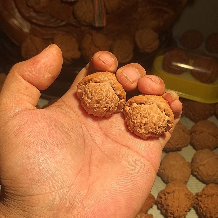 L***1把件文玩核桃白狮子