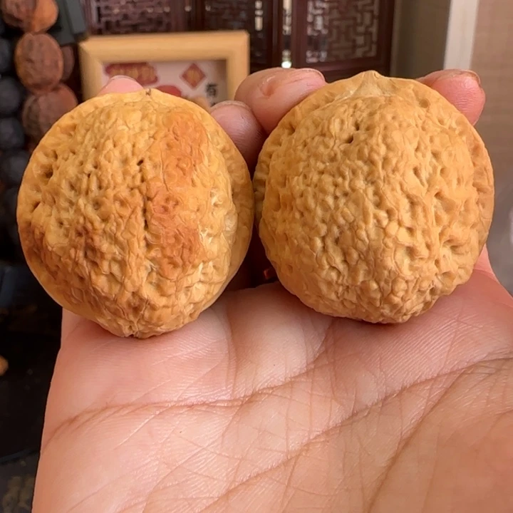 *****文玩核桃吊坠花好月圆39