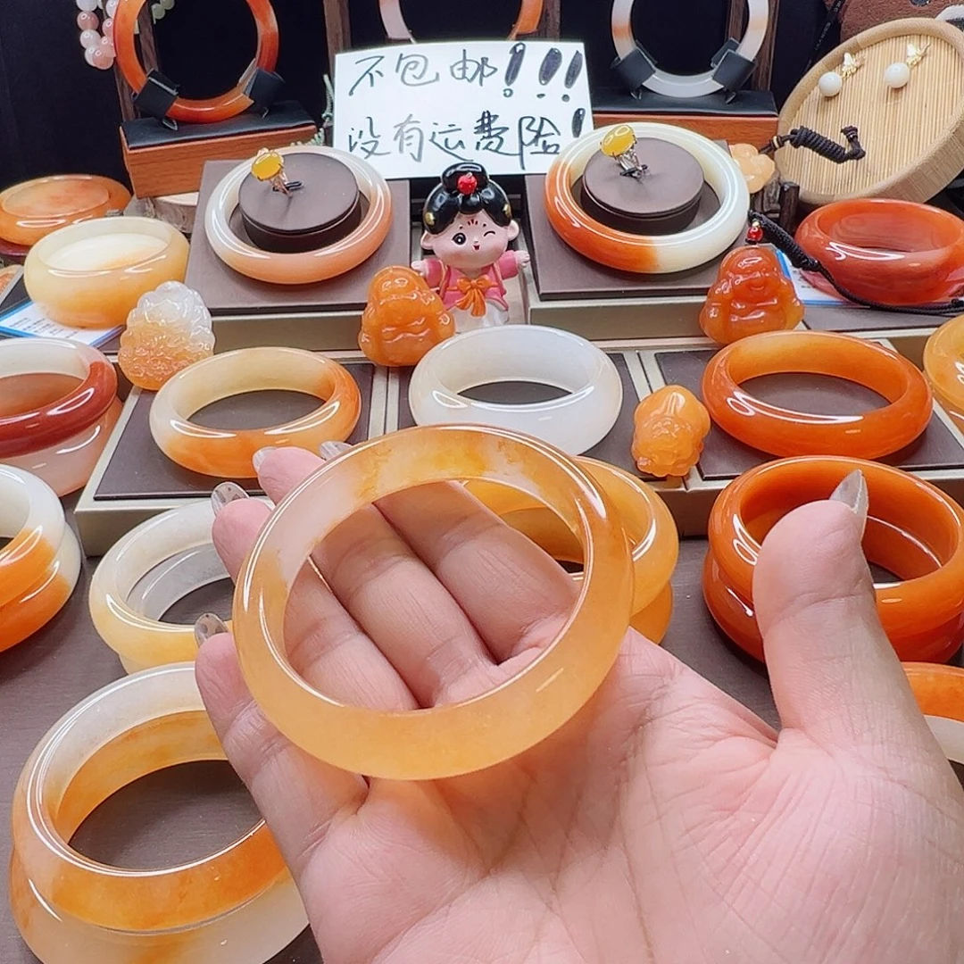 未镶嵌石英质玉（黄龙玉）手镯包容福利56.2