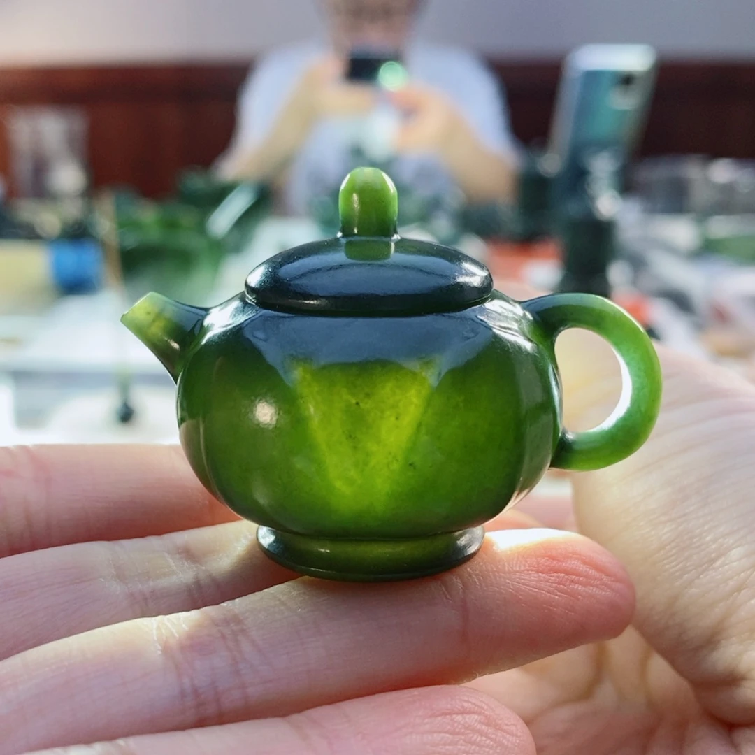 未镶嵌和田玉（青玉）摆件