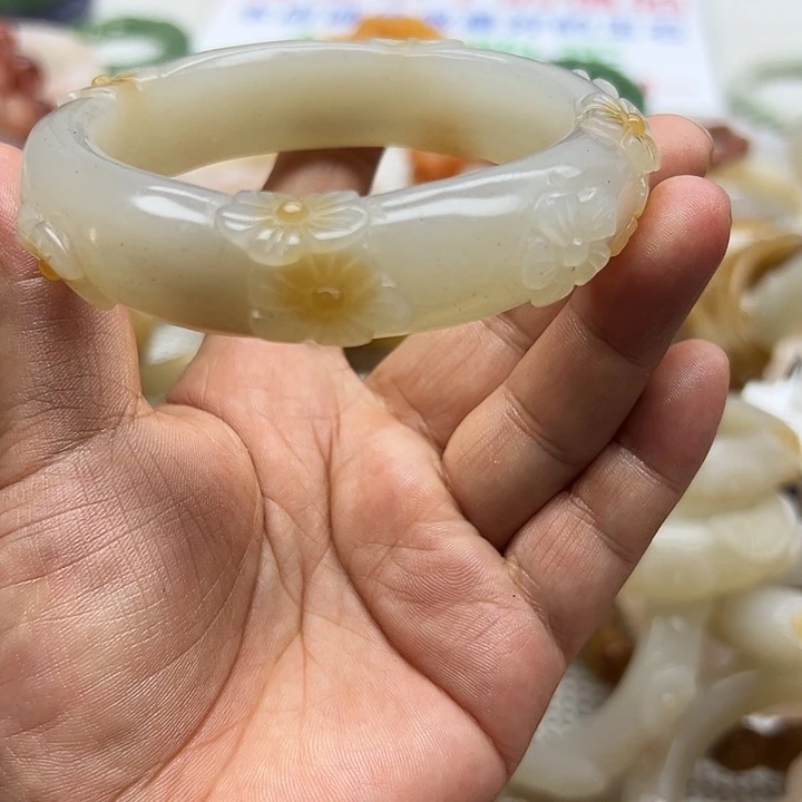 未镶嵌手镯石英岩玉轻*
