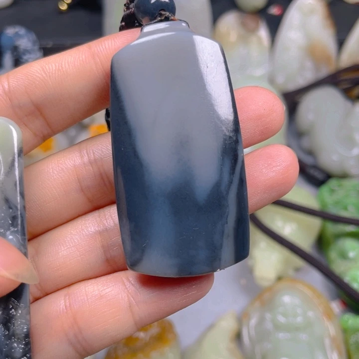 和田玉未镶嵌挂件襄**哥