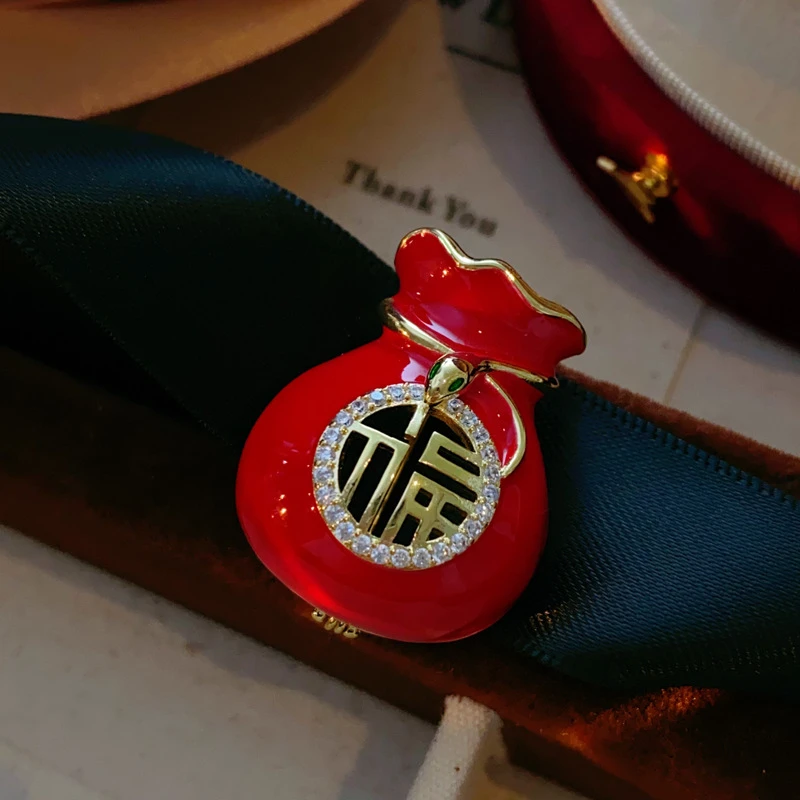 铜胸针 「新年红」2025年新款喜庆红色好兆头福袋胸针胸花国风