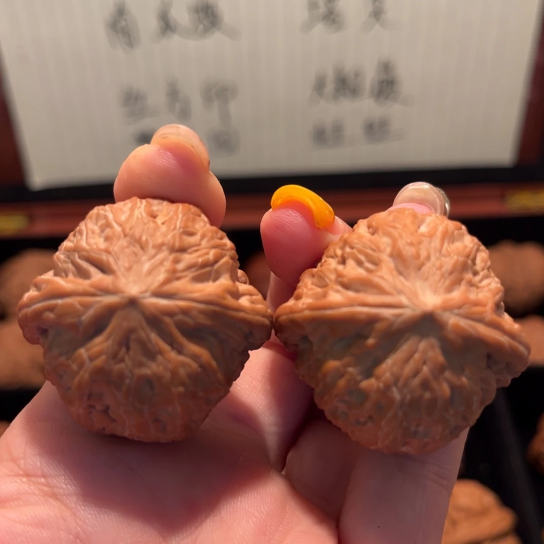 吊坠桃核铁锤妹妹