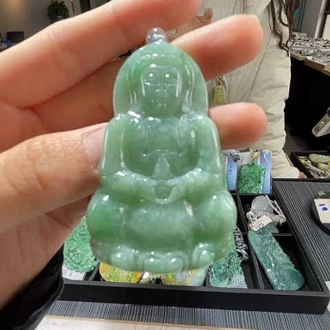 翡翠未镶嵌颈饰翡翠