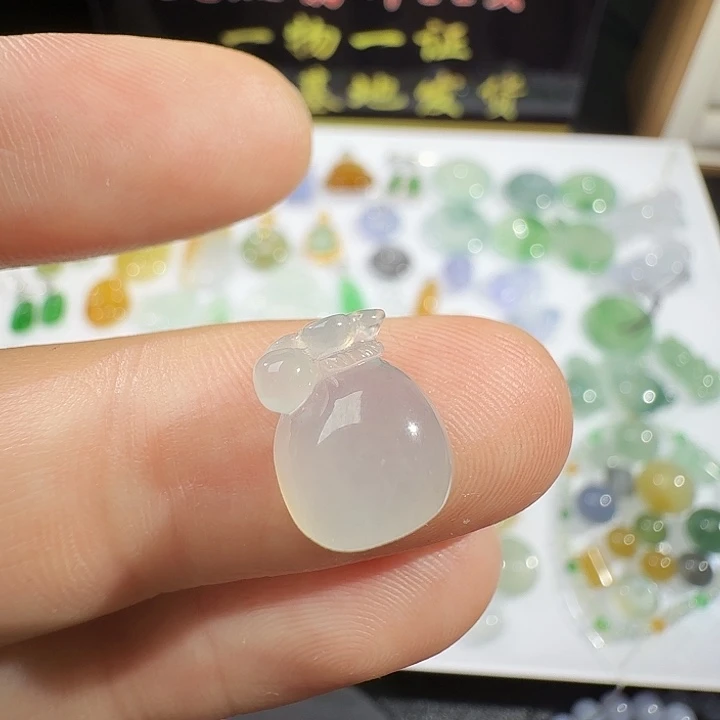 定制翡翠未镶嵌钱袋