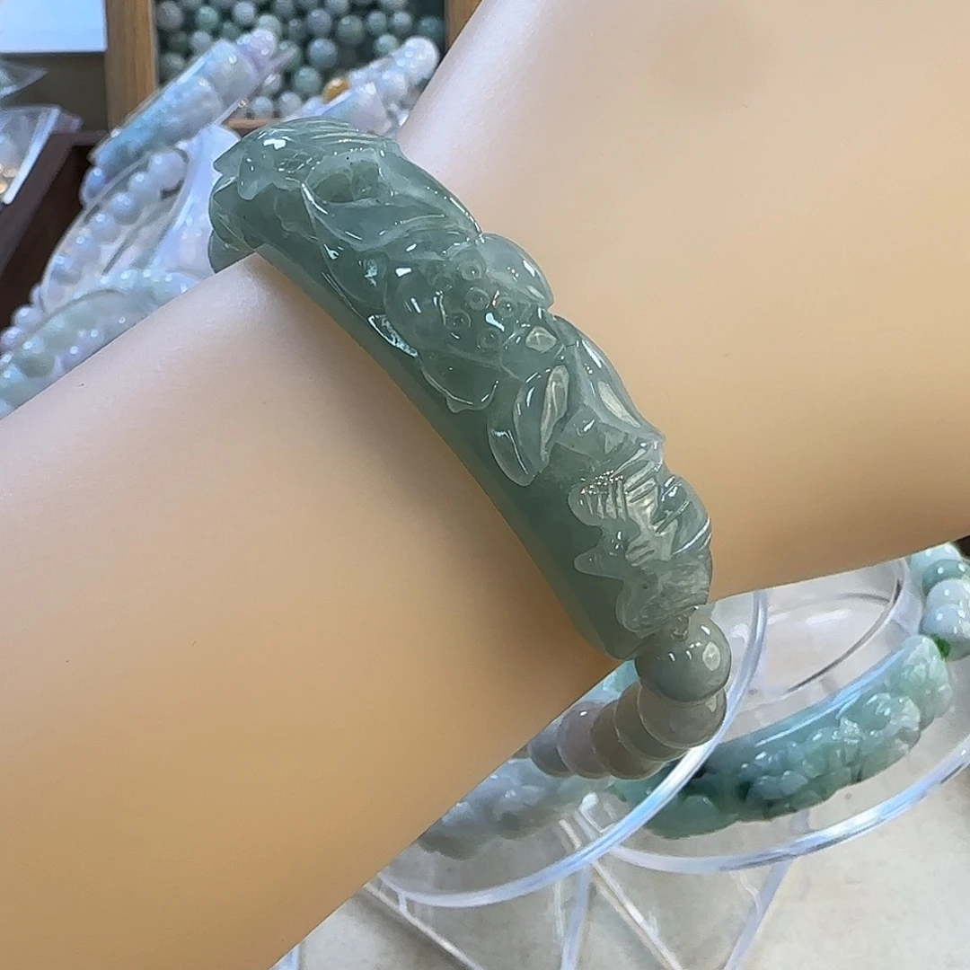 颈饰未镶嵌翡翠手牌