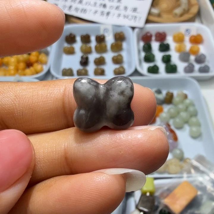 和田玉未镶嵌珠宝奇石