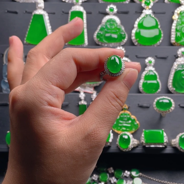 翡翠戒指未镶嵌翡翠戒指