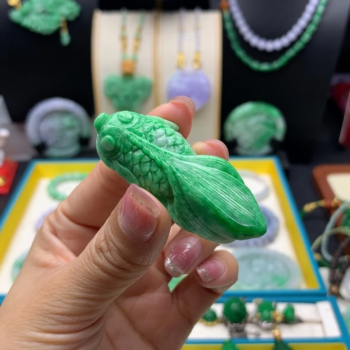 翡翠未镶嵌颈饰翡翠鱼