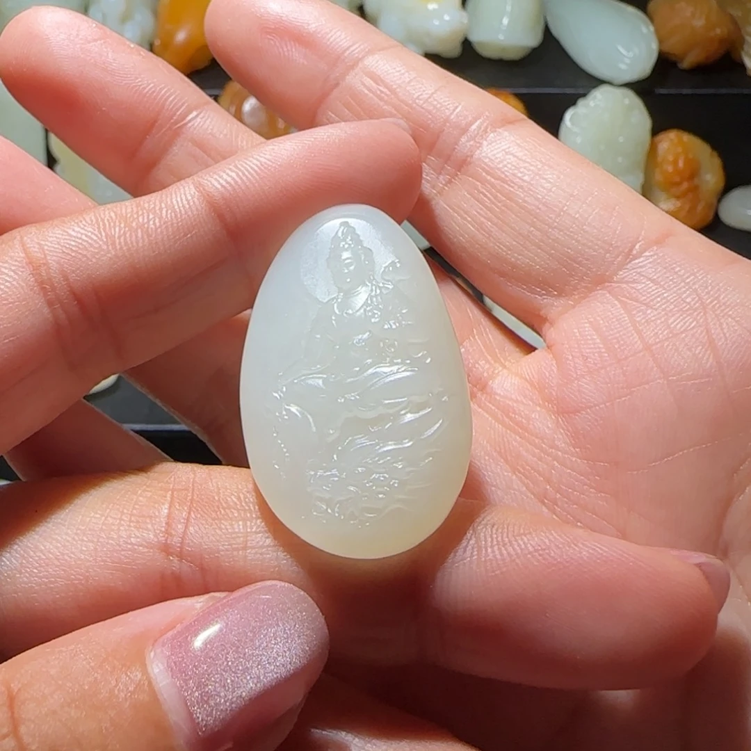 陈***和田玉未镶嵌颈饰