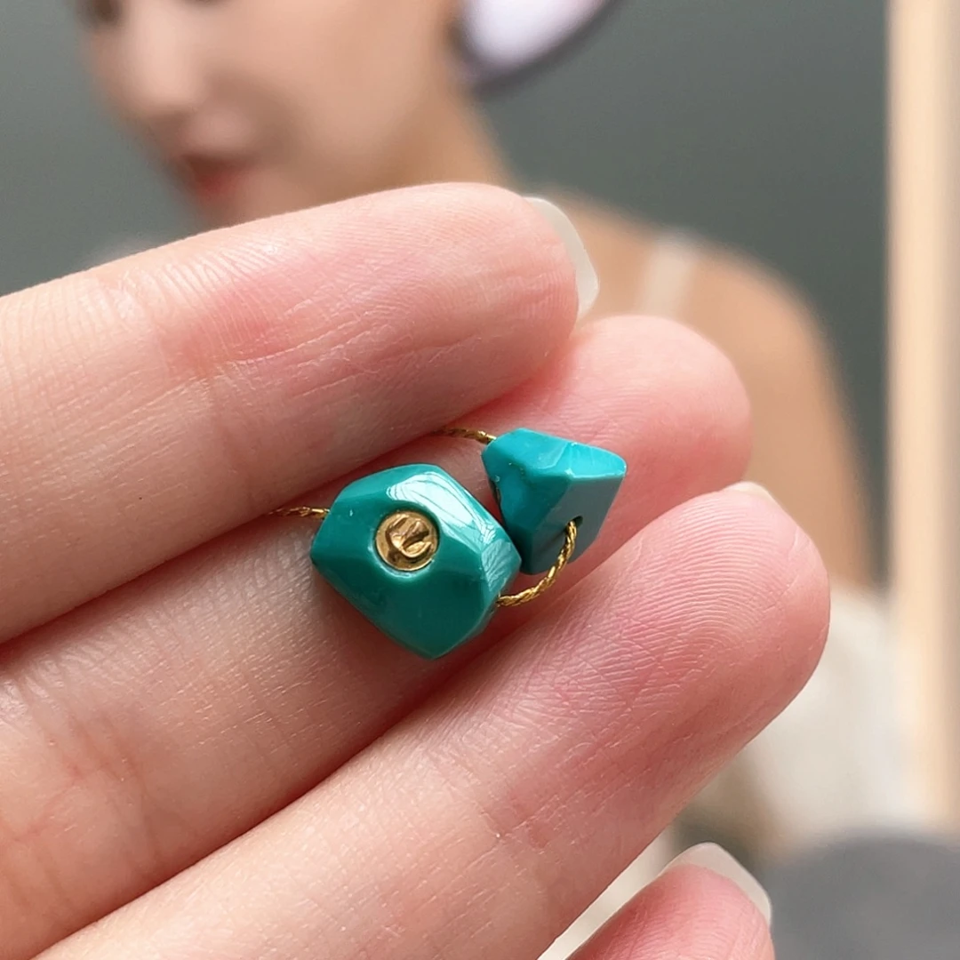 未镶嵌绿松石颈饰