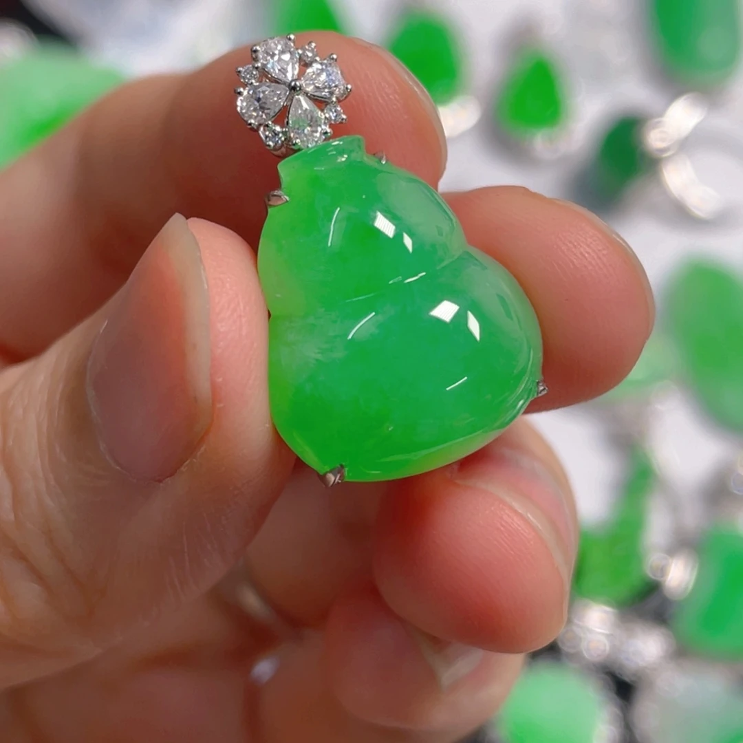 安****翡翠18K金镶嵌吊坠(不含链)