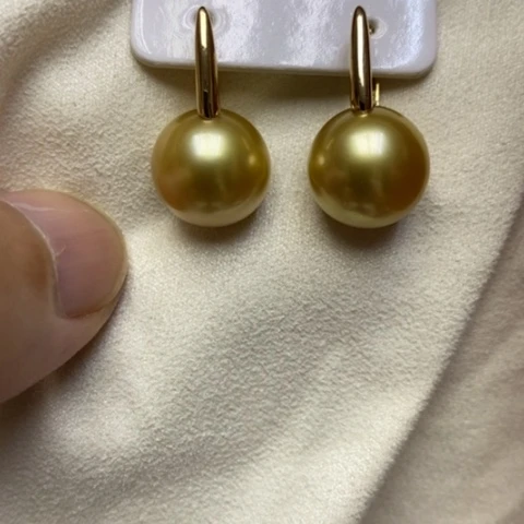 耳饰18K金镶嵌海水珍珠