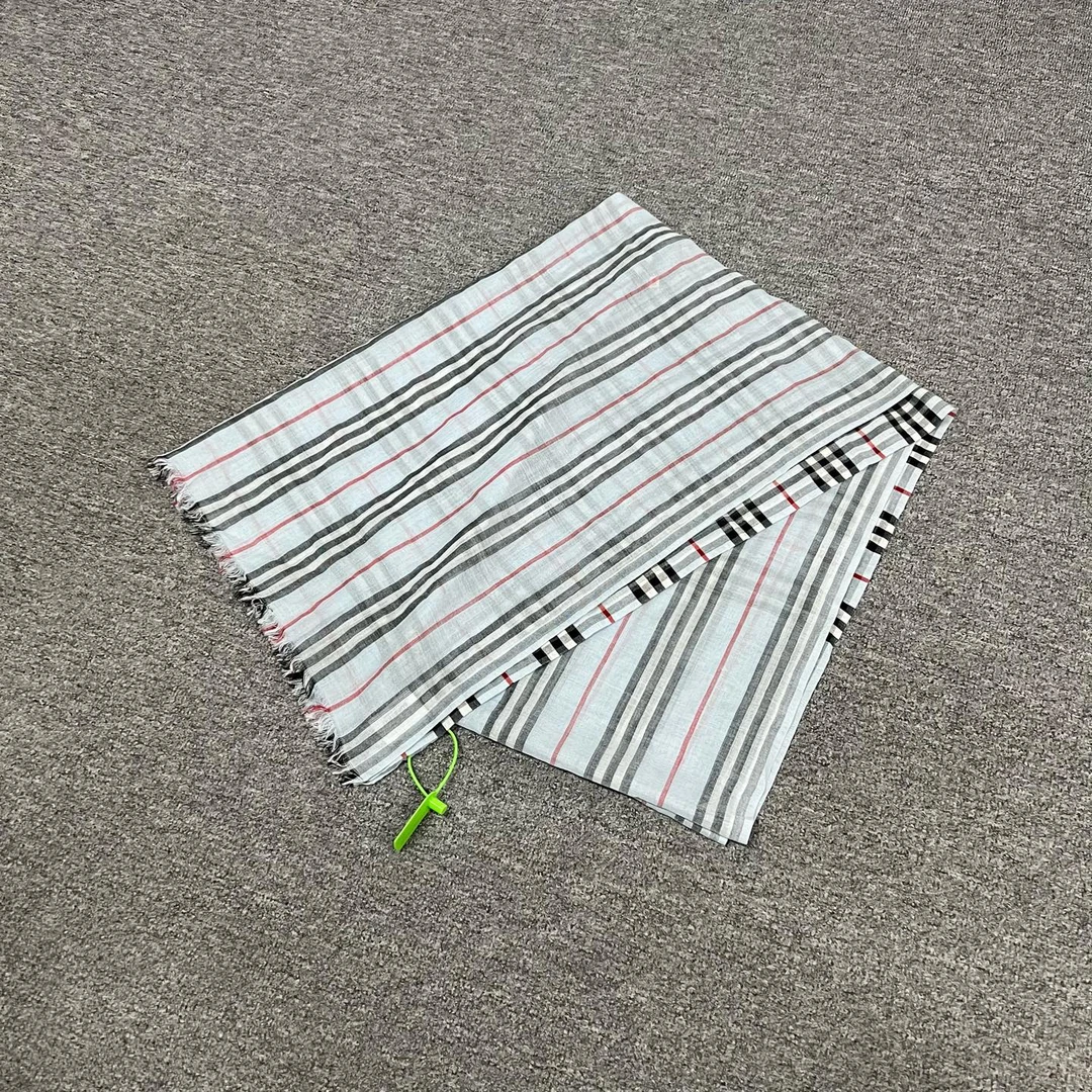 99新 AMIPARIS Burberry 围巾