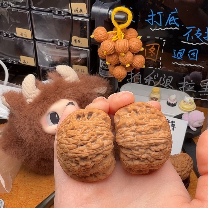 大***鱼文玩核桃吊坠泥鳅背