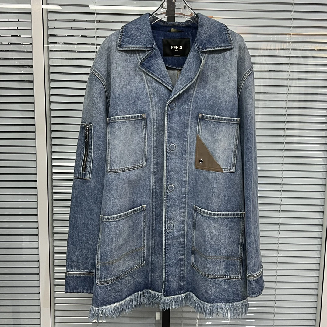 全新未使用 FENDI/芬迪 男士时尚百搭蓝色水洗皮革牛仔外套149311