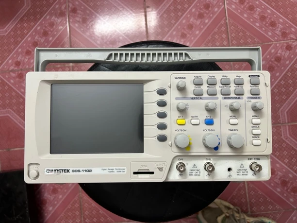 8新  100Ｍ示波器成色漂亮数字没有配件就一台