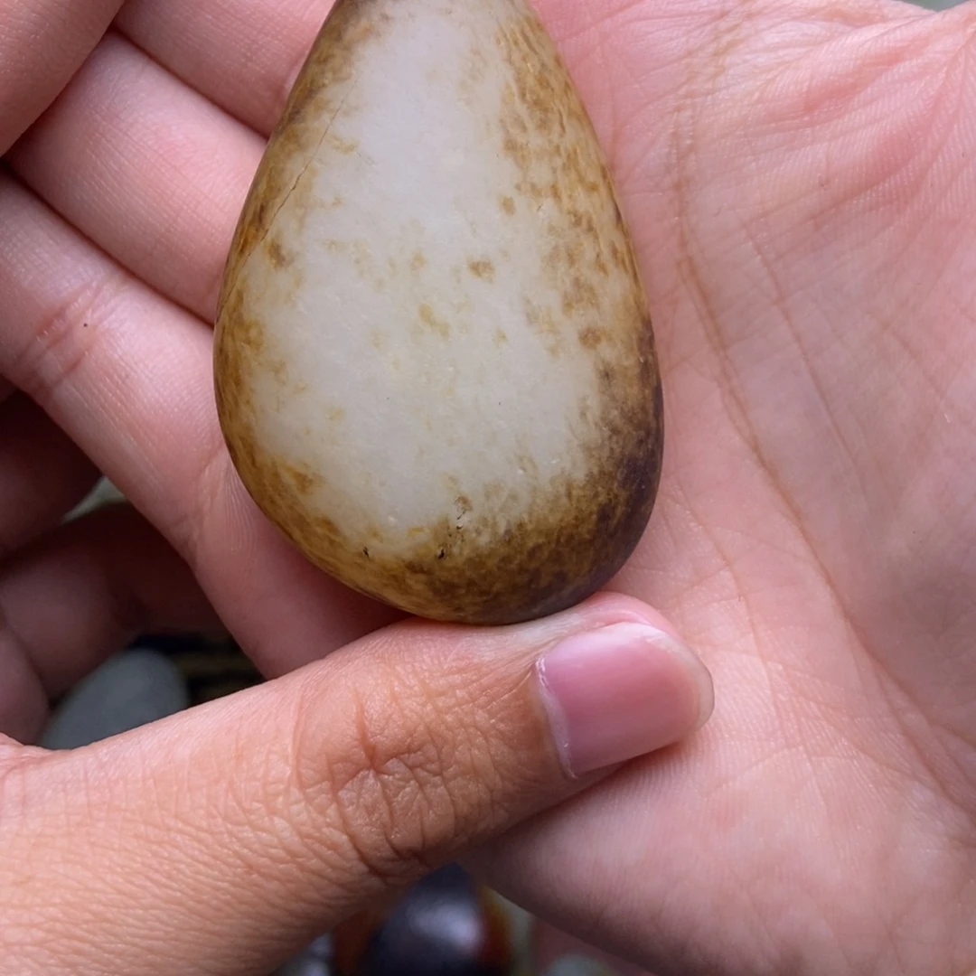 未镶嵌吊坠定制和田玉俄****）