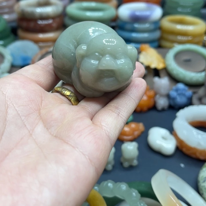 石英岩玉合金颈饰