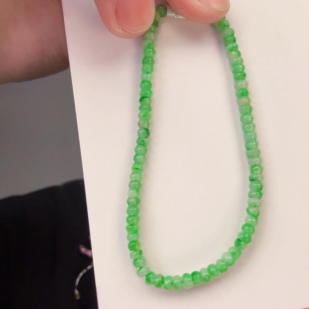 翡翠颈饰未镶嵌一件