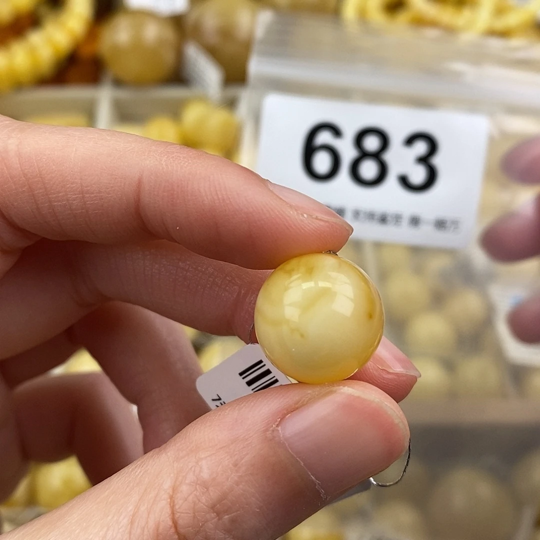 蜜蜡未镶嵌珠宝奇石15