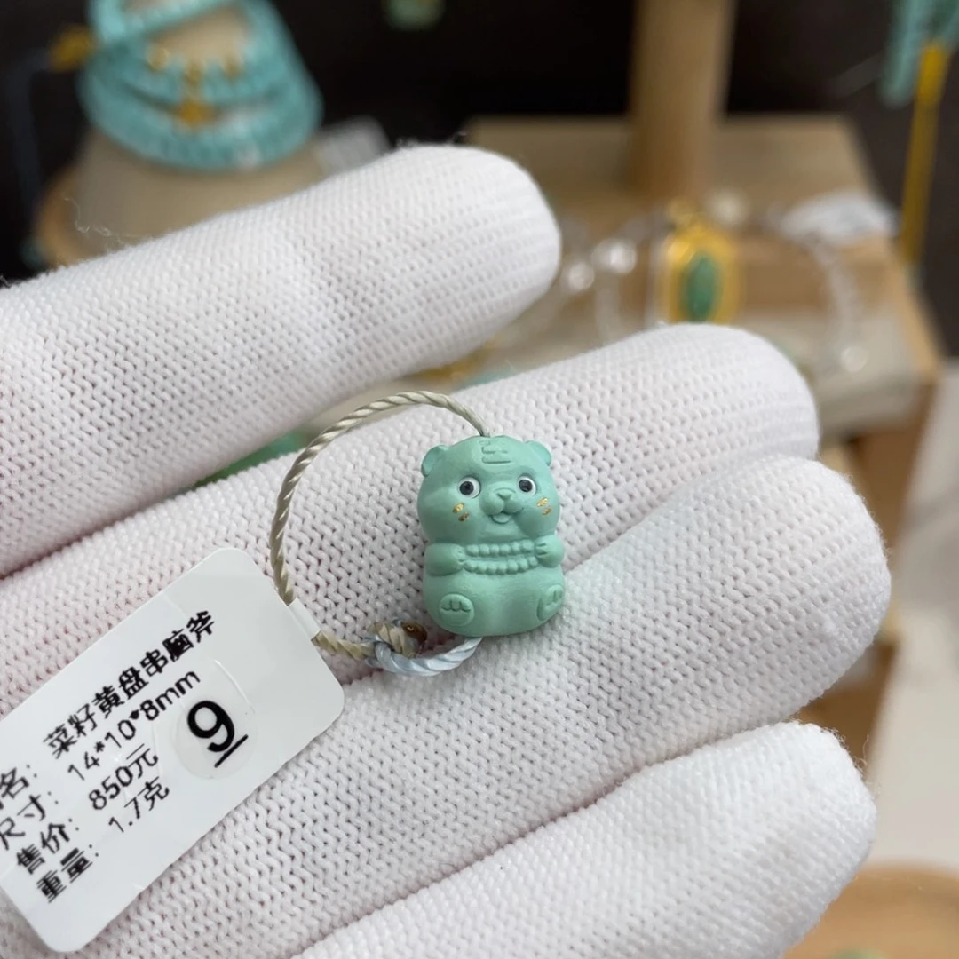 绿松石未镶嵌炫彩盘串小老虎