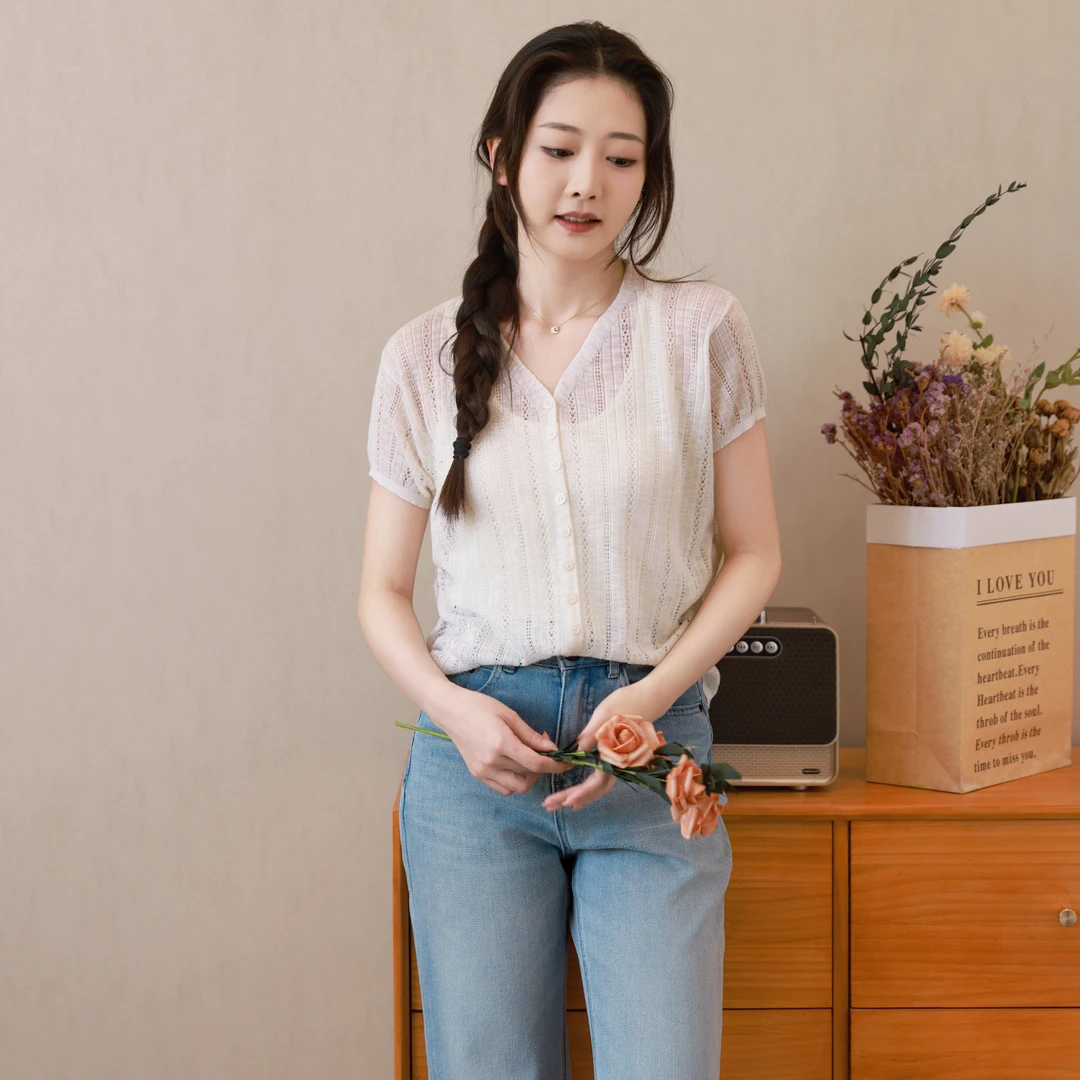 【美莲小何专享】夏季V领镂空短款针织上衣女修身显瘦亲肤宽松休闲