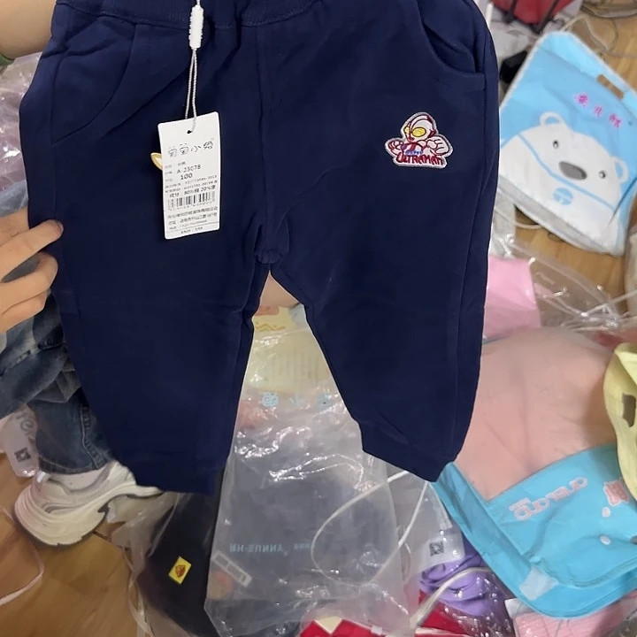 100尺码宽面皮扣大衣的