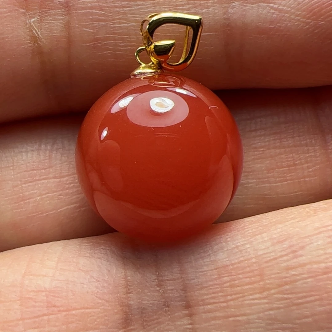 18K金镶嵌吊坠南红玛瑙