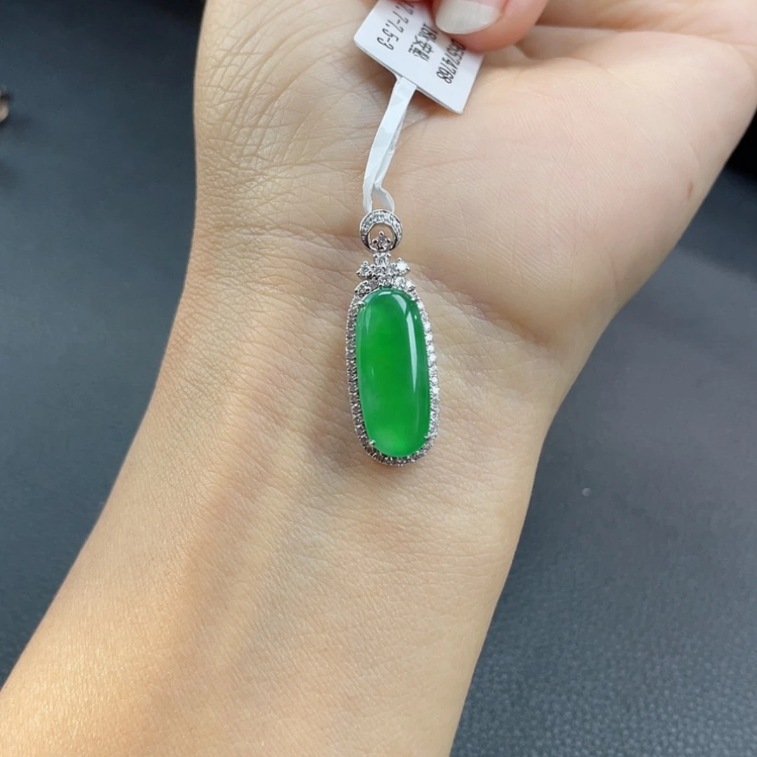 【闪购商品】翡翠颈饰18K金镶嵌33号 冰阳绿