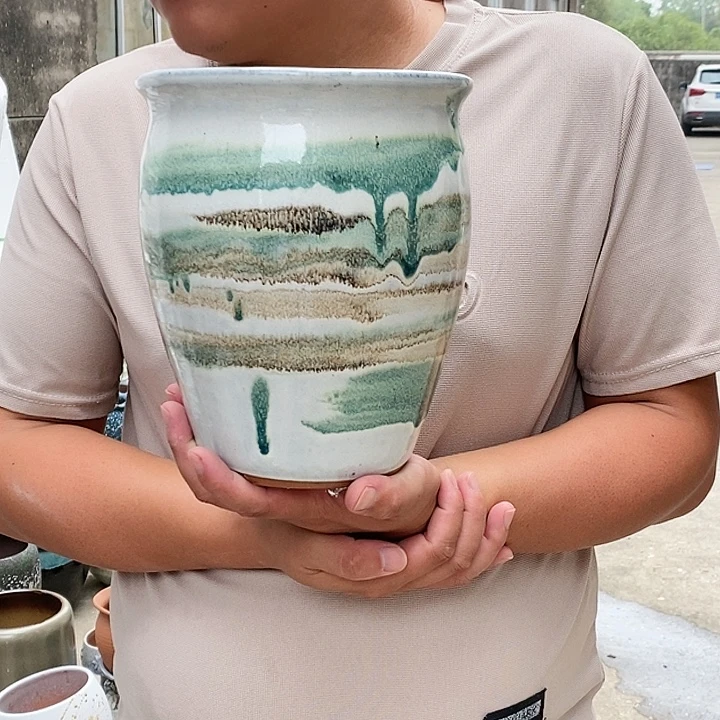 花盆紫砂口18高22瑕疵