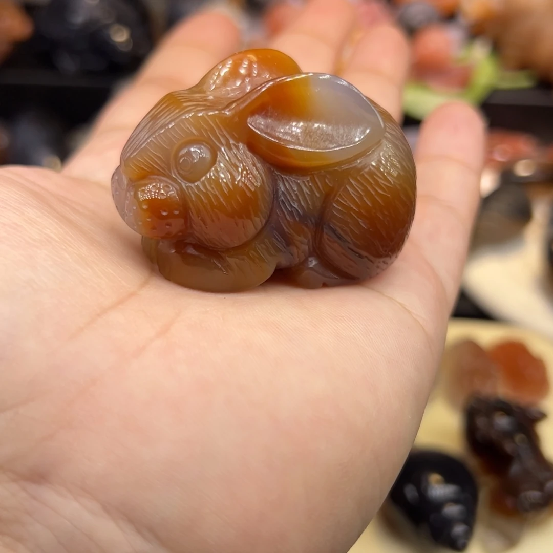 玛瑙/玉髓未镶嵌摆件手玩大兔子