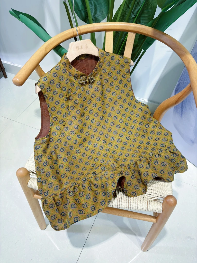 DY2823樱美嘉100桑蚕丝香云纱夏季新款新中式无袖盘扣立领娃娃衫