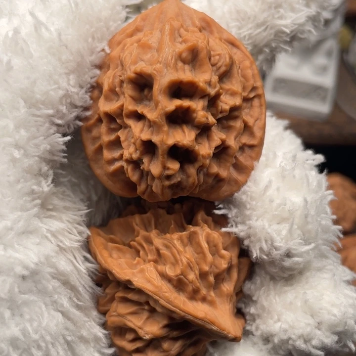 i***u核桃39尺秦岭野生龙鳞