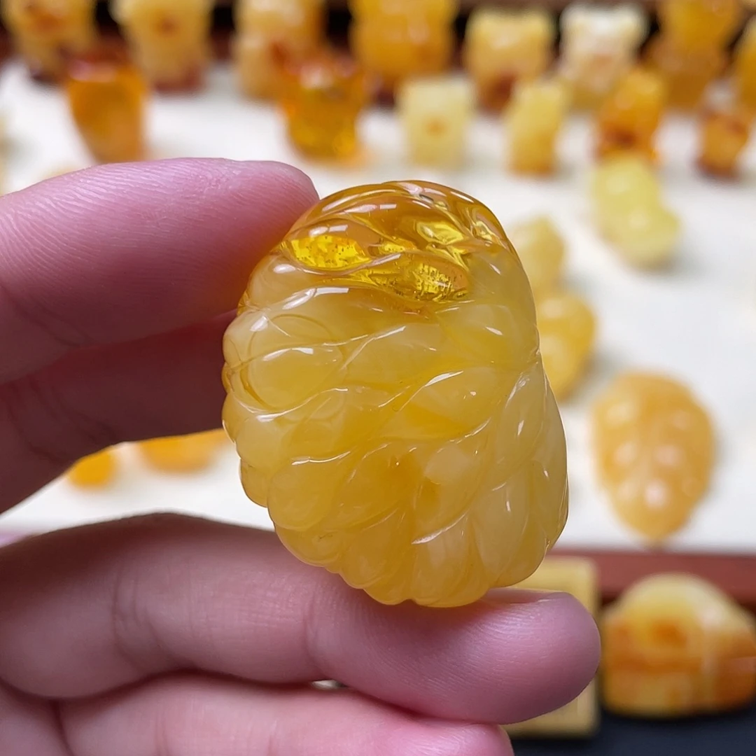琥珀珠宝奇石未镶嵌