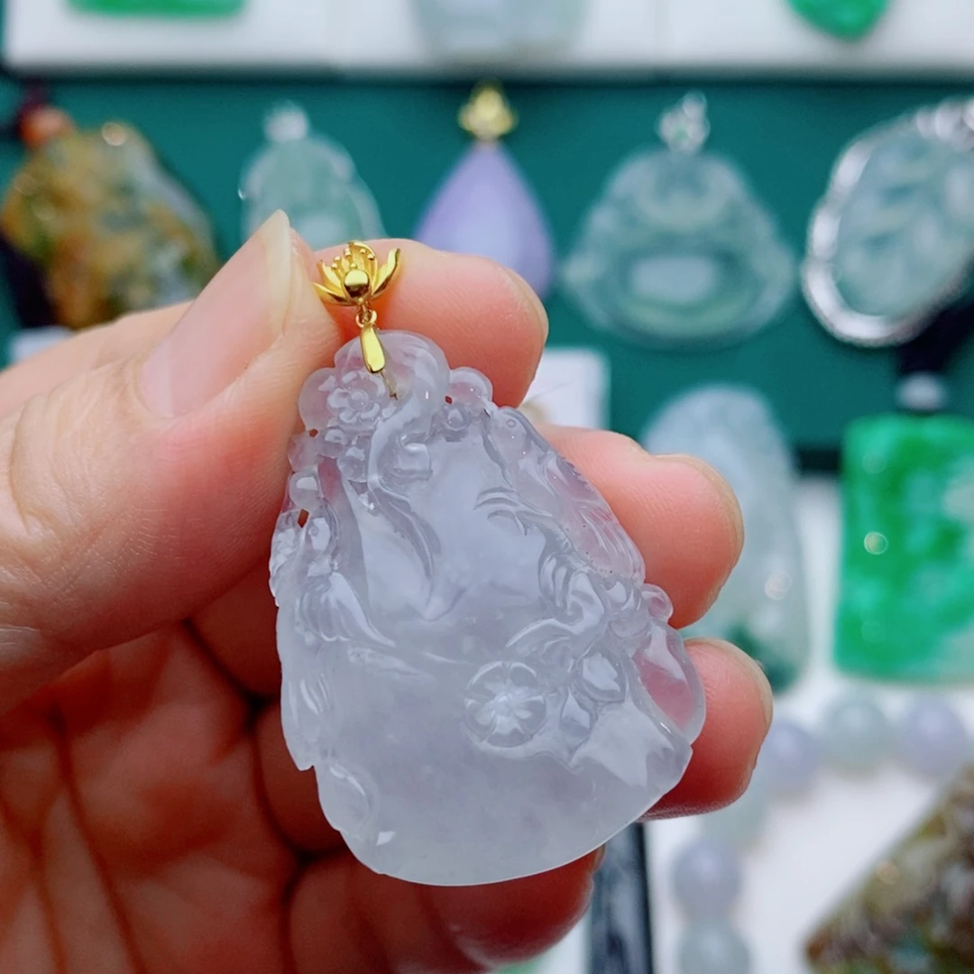 翡翠18K金镶嵌颈饰喜上眉梢