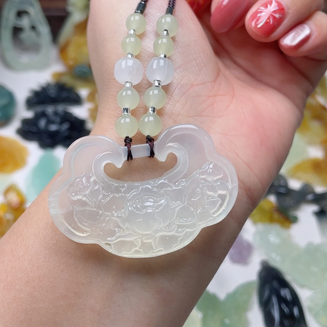 蛇纹石玉颈饰未镶嵌