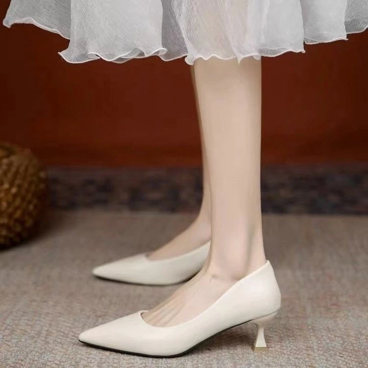 米白色尖头中跟细跟高跟鞋小高跟女春秋伴娘工作鞋单鞋软皮鞋子