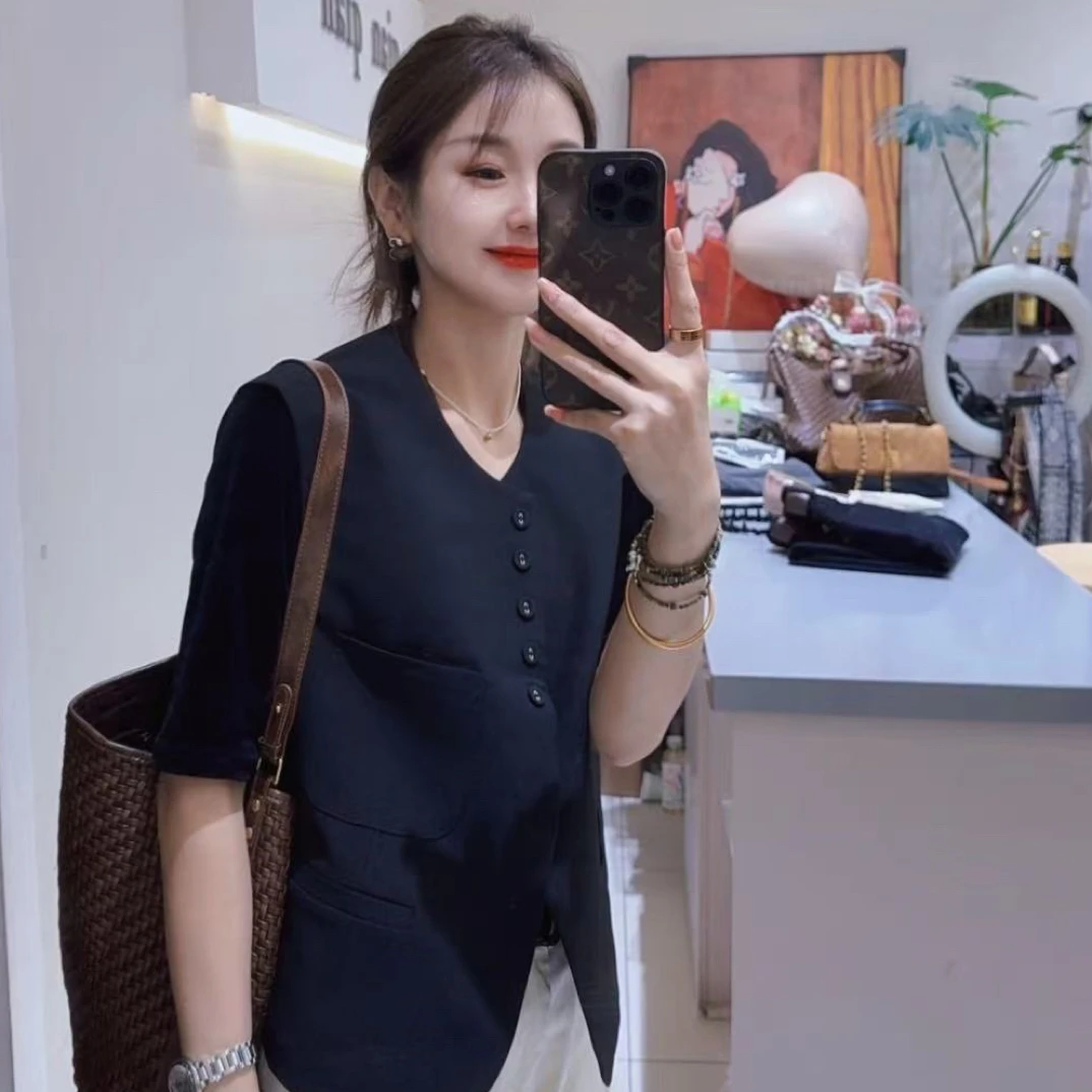 倩倩家扣子百搭马甲
