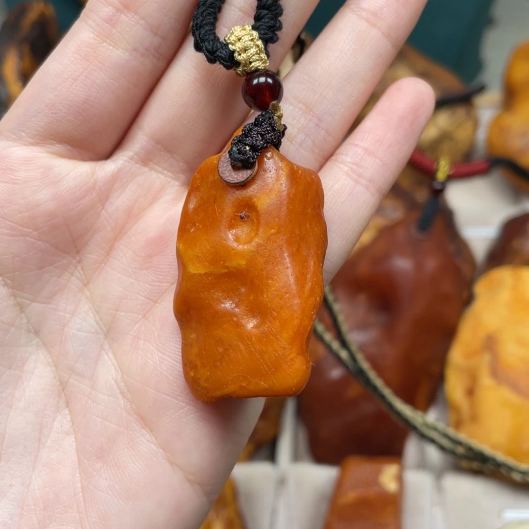 琥珀珠宝奇石未镶嵌