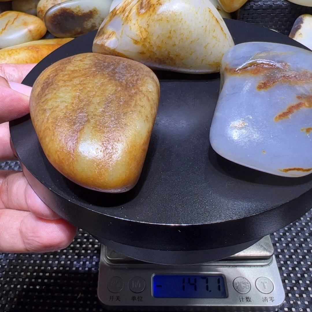 和田玉（子料）未镶嵌颈饰256克