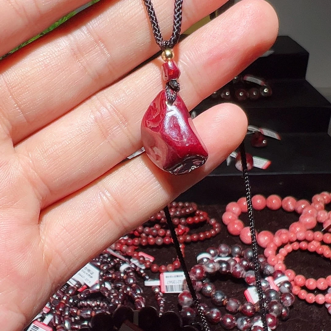 天然辰砂纯天然吊坠