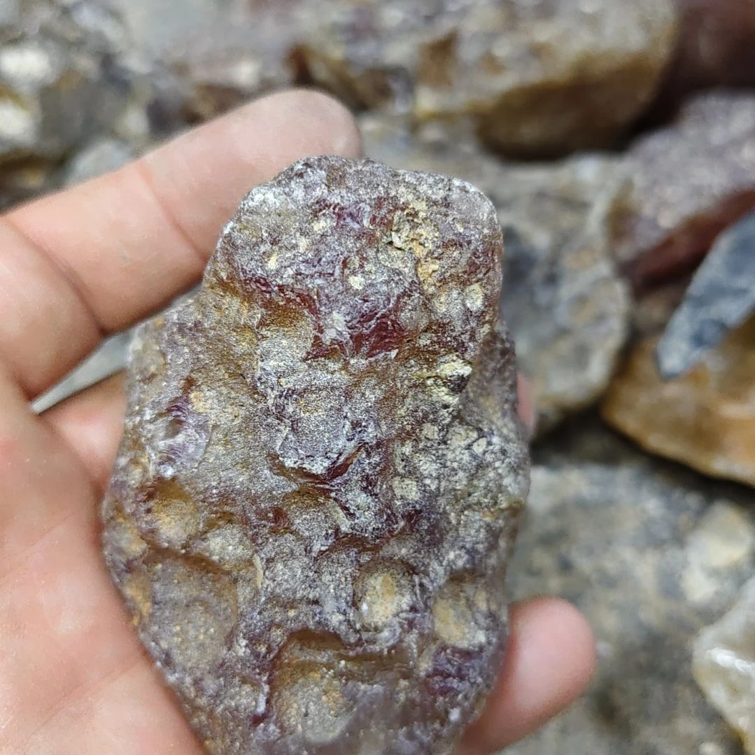 宁***远玛瑙/玉髓原石未镶嵌