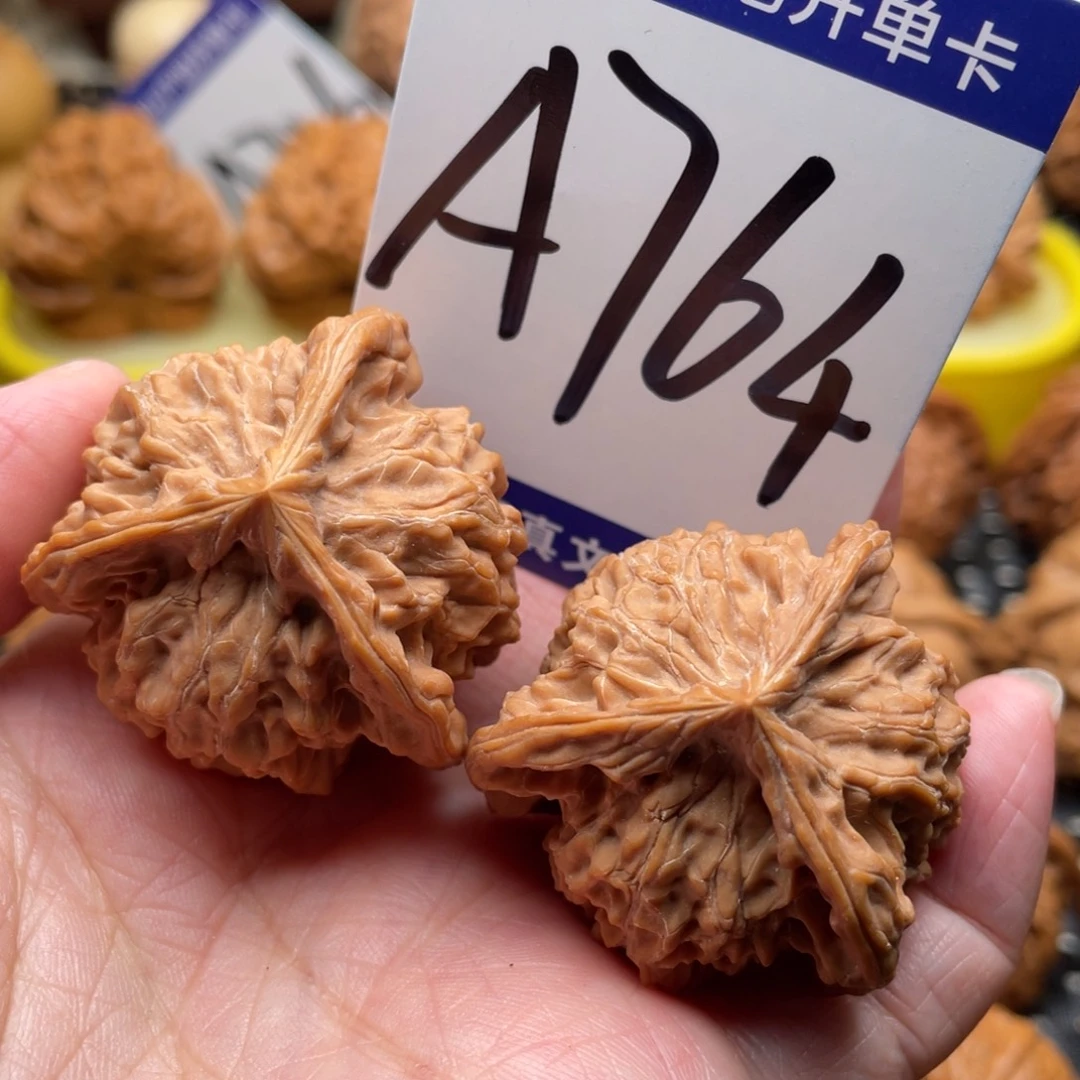 把件桃核盘山三棱37