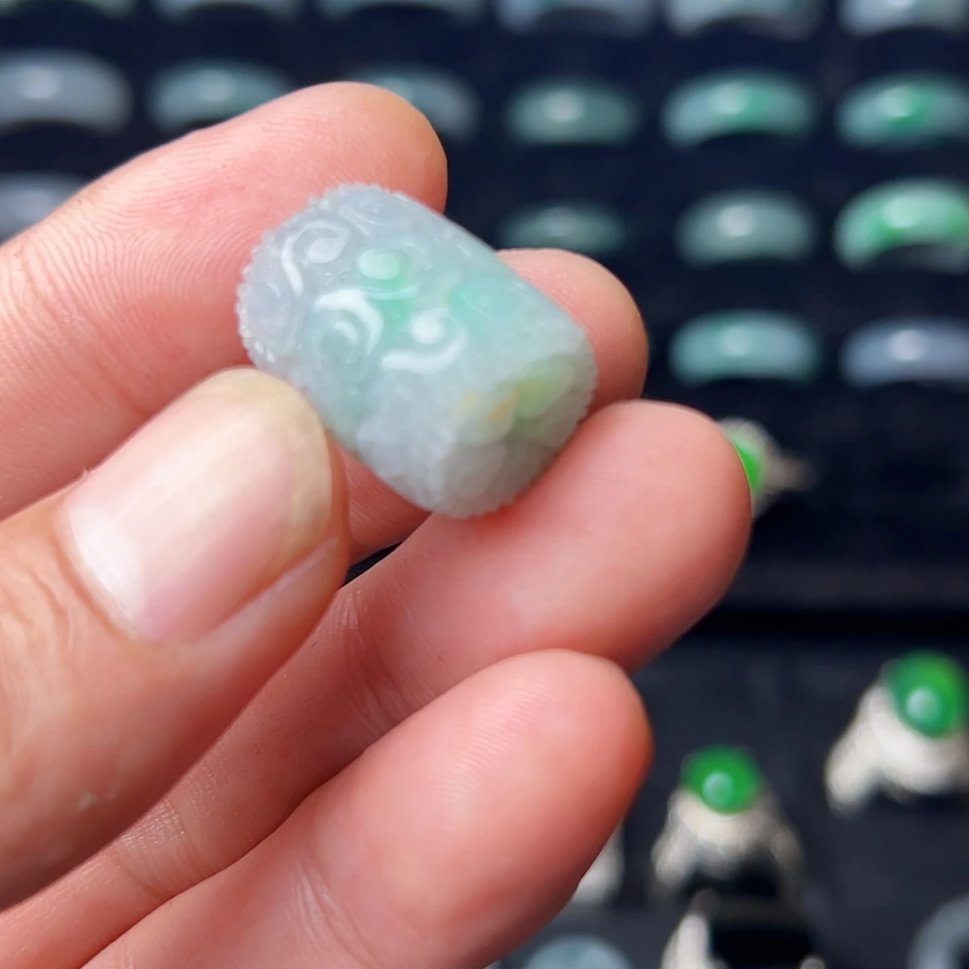 定制翡翠未镶嵌桶珠