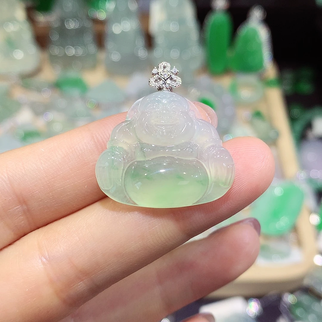 颈饰18K金镶嵌翡翠佛